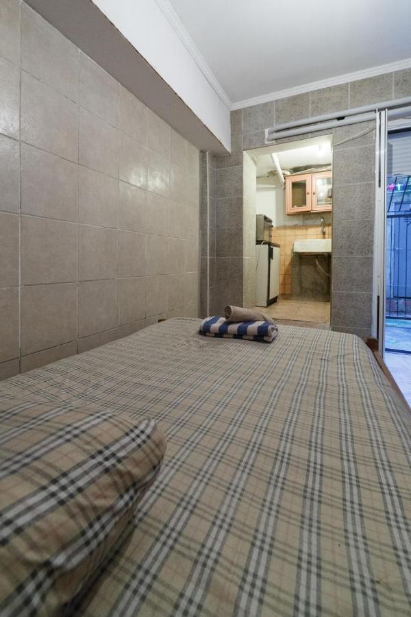 Private Flat For 2 Or 3 With Back Yard Near Exarhia Square And Archaelogical Museum Athens Exterior photo